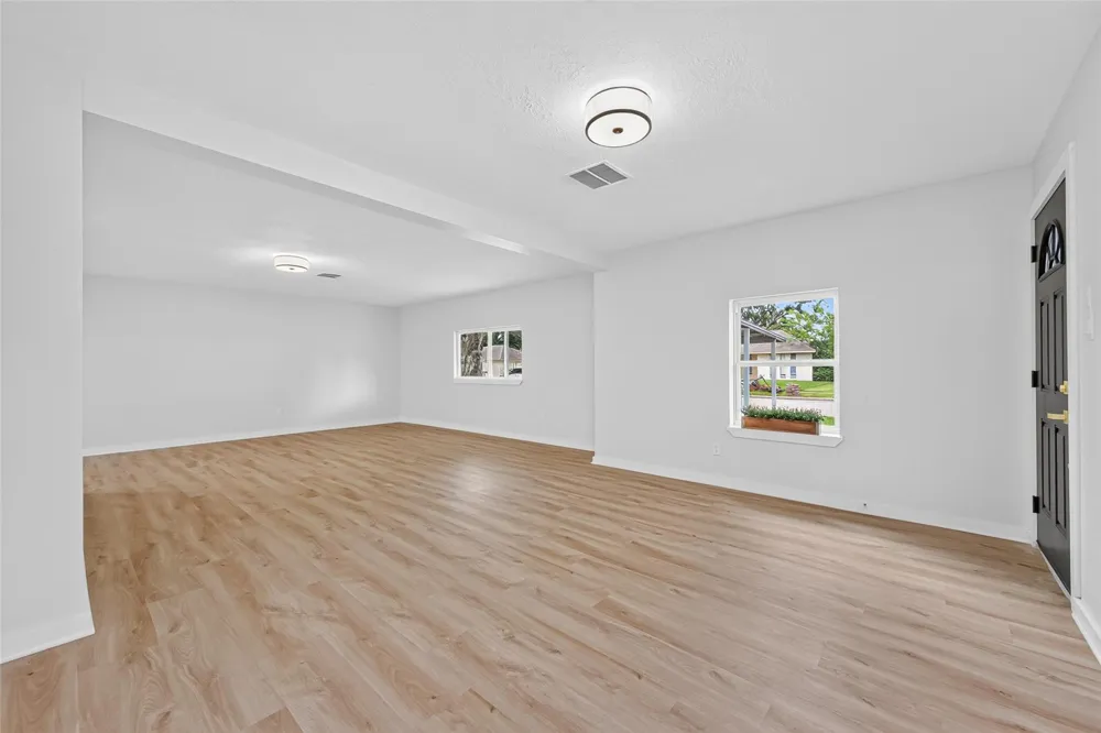 6418 Standing Oaks Street Houston, TX 77050