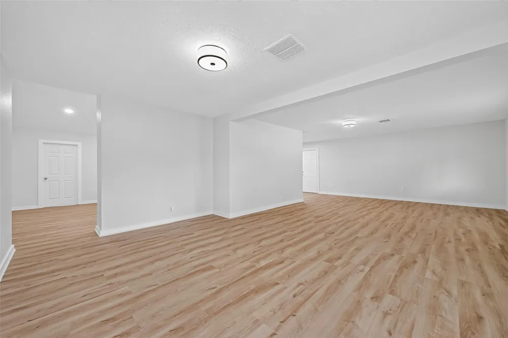 6418 Standing Oaks Street Houston, TX 77050