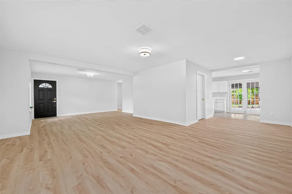 6418 Standing Oaks Street Houston, TX 77050