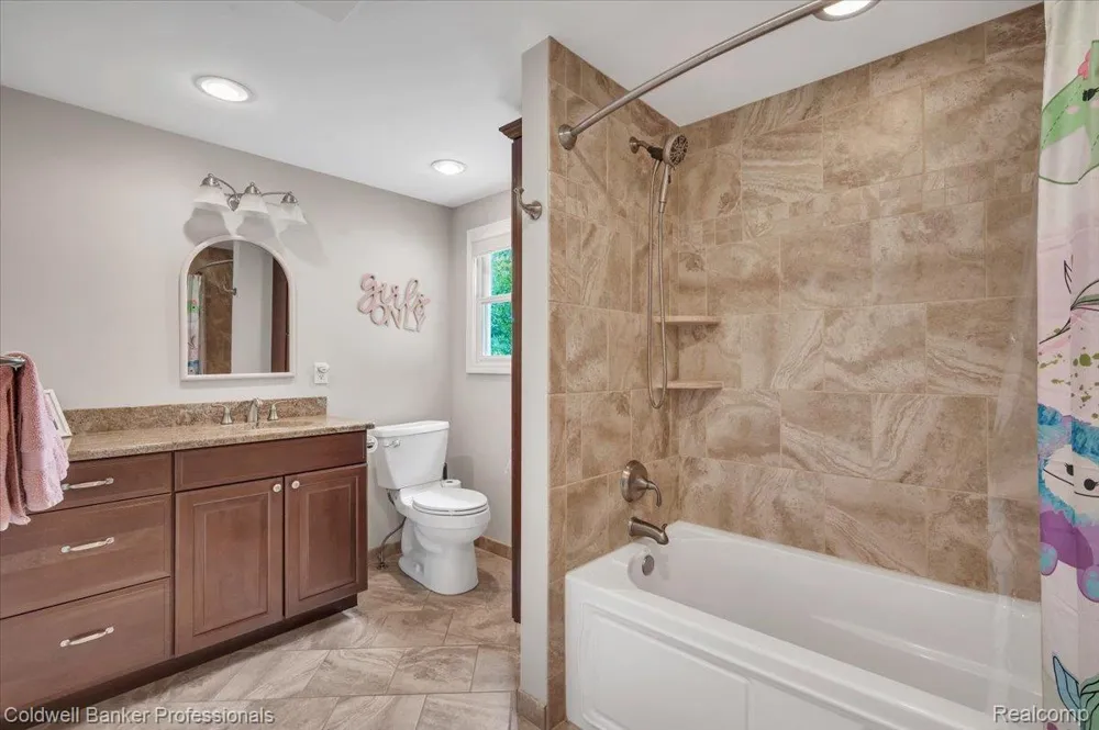 4100 Waterland W Drive Hadley Township, MI 48455