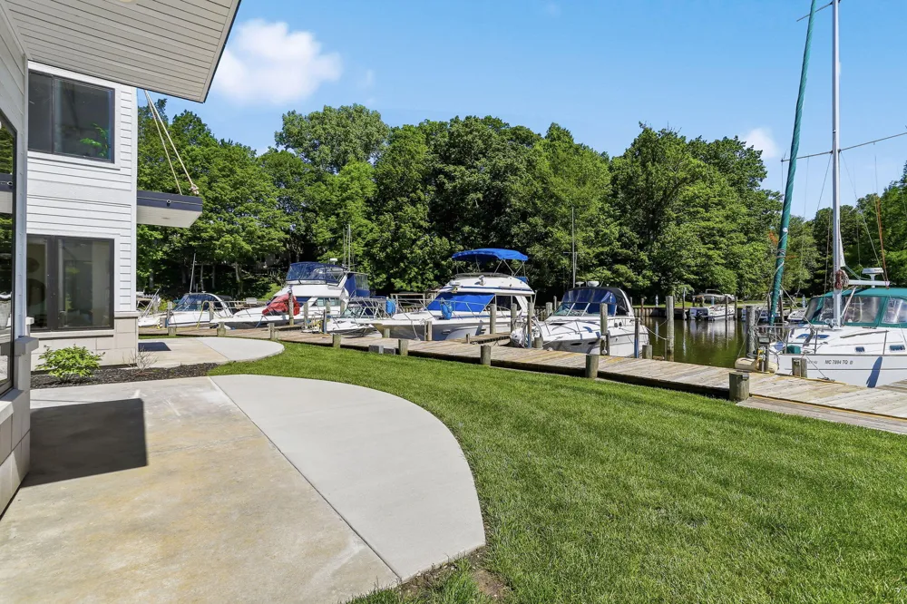 3 Bailey Avenue #2 South Haven City, MI 49090