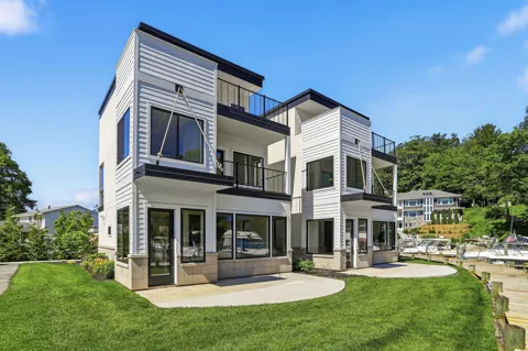 3 Bailey Avenue #2