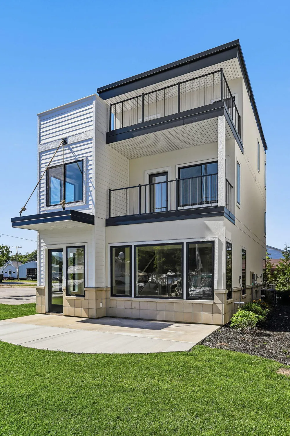 3 Bailey Avenue #2 South Haven City, MI 49090