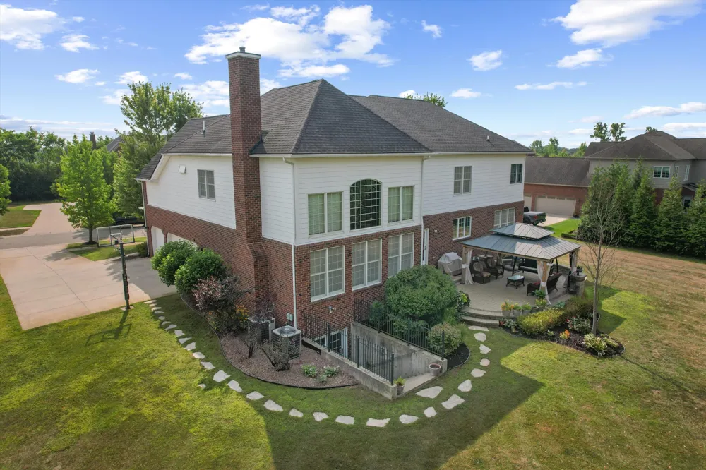 17629 Mystic Valley Court Northville Township, MI 48168