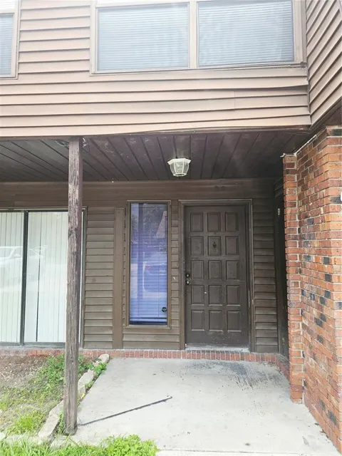 1836 CRYSTAL LAKE DRIVE #90