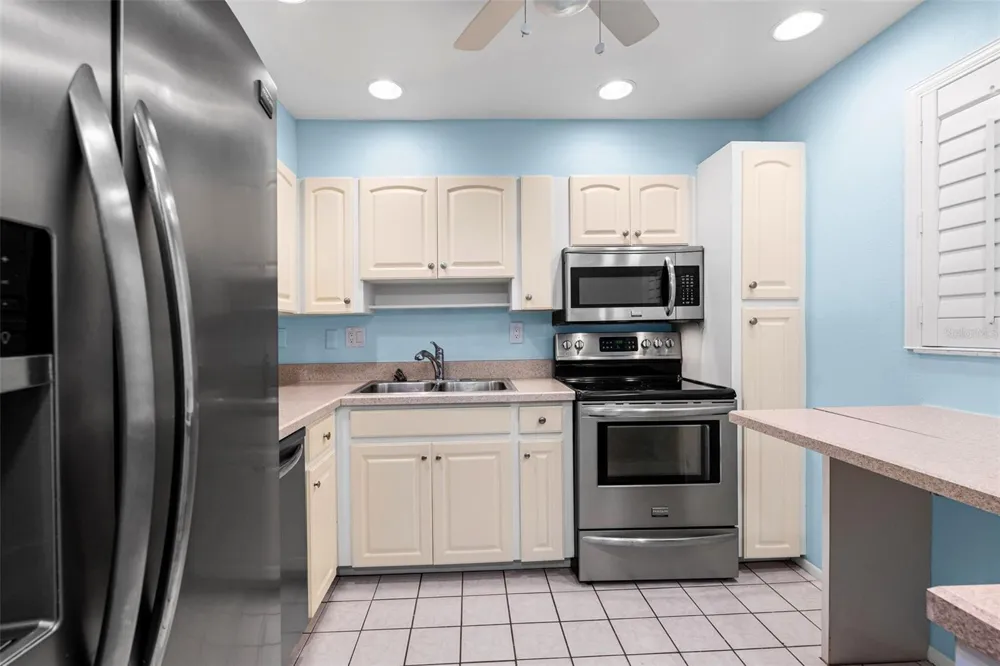 1310 GLEN OAKS DRIVE E #383E Sarasota, FL 34232
