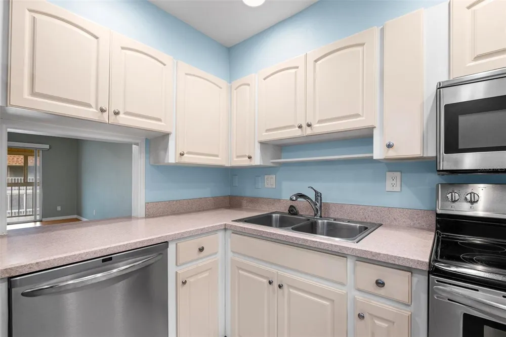 1310 GLEN OAKS DRIVE E #383E Sarasota, FL 34232