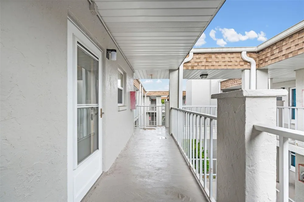1310 GLEN OAKS DRIVE E #383E Sarasota, FL 34232
