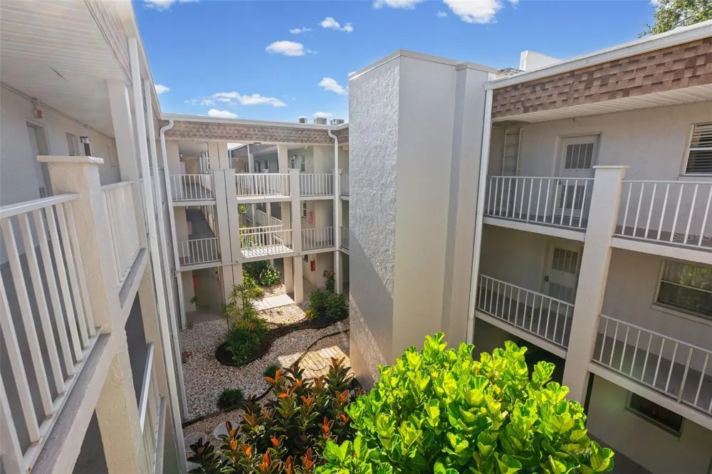 1310 GLEN OAKS DRIVE E #383E Sarasota, FL 34232