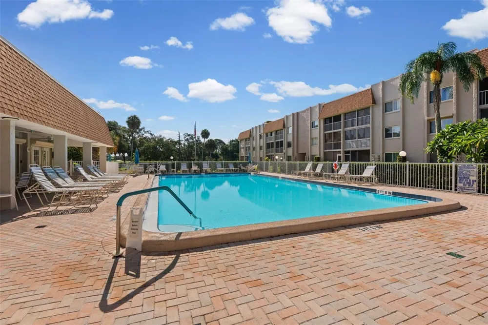 1310 GLEN OAKS DRIVE E #383E Sarasota, FL 34232