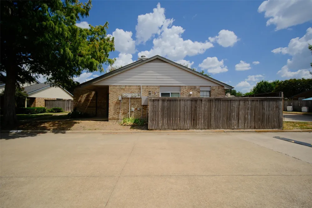 2111 E Beltline Road Richardson, TX 75081