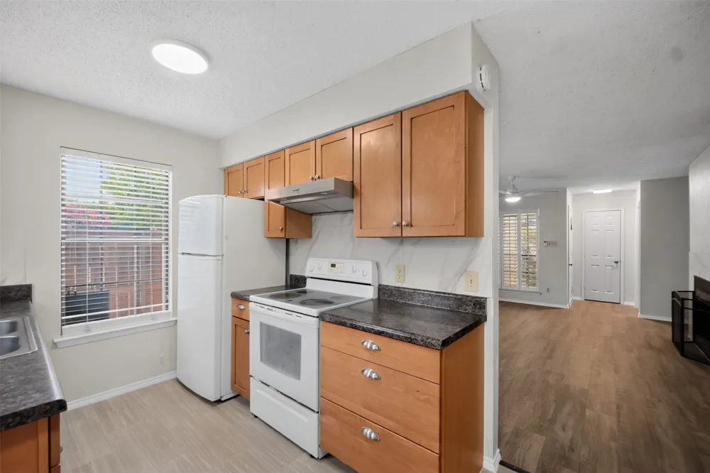 2111 E Beltline Road Richardson, TX 75081