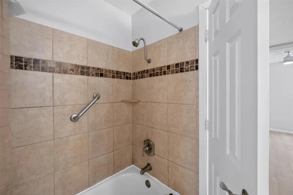 2111 E Beltline Road Richardson, TX 75081