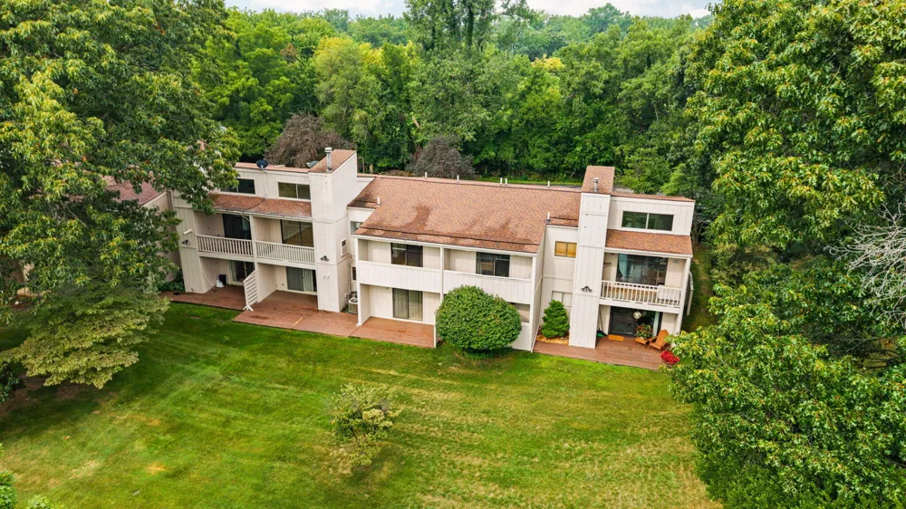 304 Fairway Cove Tecumseh, MI 49286