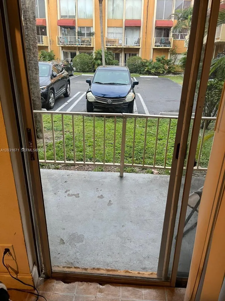 18111 NW 68th Ave #H102 Hialeah, FL 33015