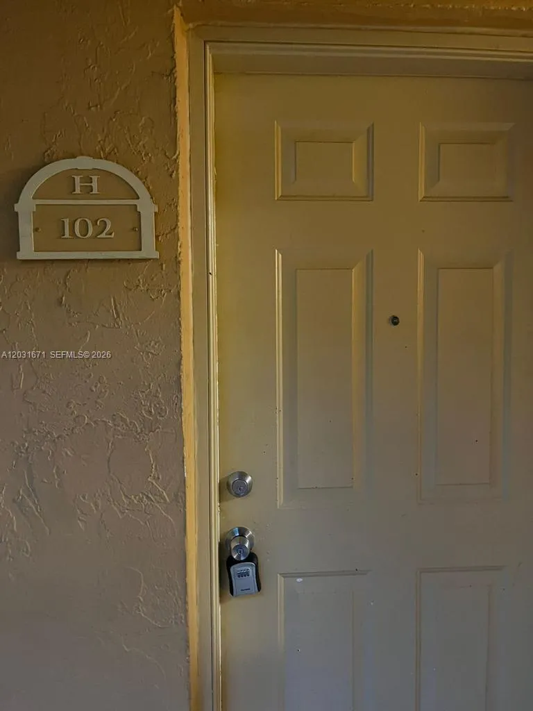 18111 NW 68th Ave #H102 Hialeah, FL 33015