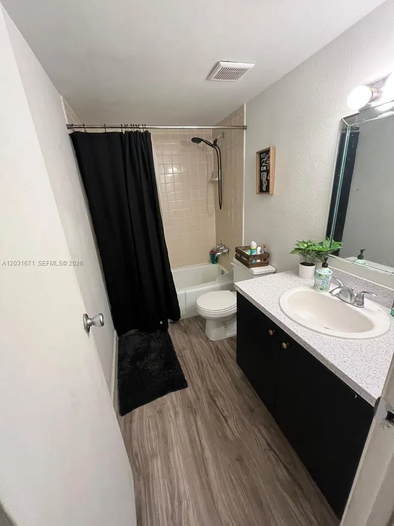 18111 NW 68th Ave #H102 Hialeah, FL 33015