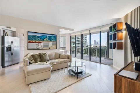 20185 E Country Club Dr #604+DEN