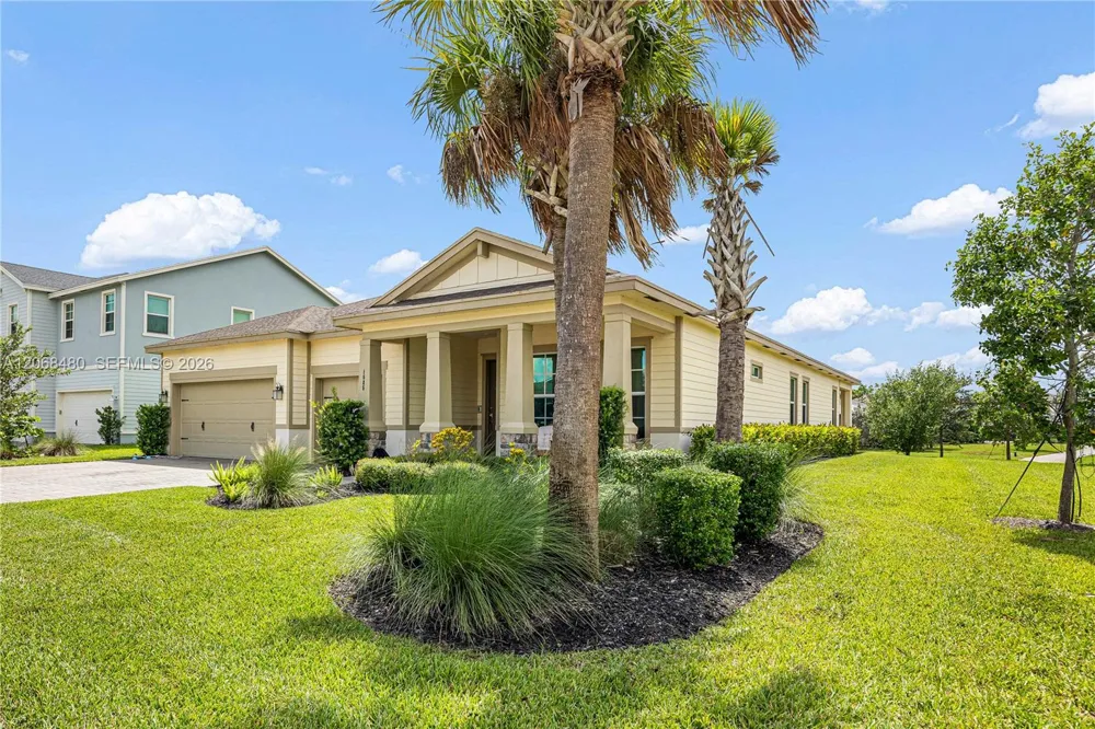 1085 Haywagon Trl Loxahatchee, FL 33470