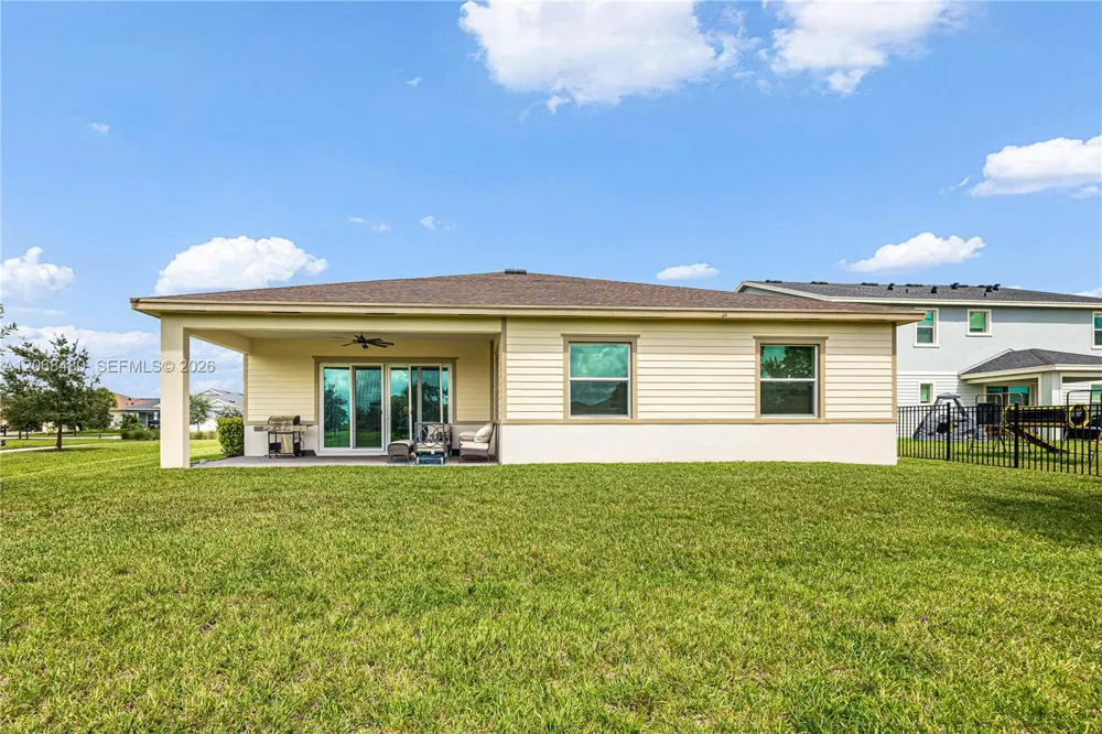 1085 Haywagon Trl Loxahatchee, FL 33470