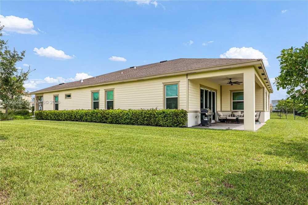 1085 Haywagon Trl Loxahatchee, FL 33470