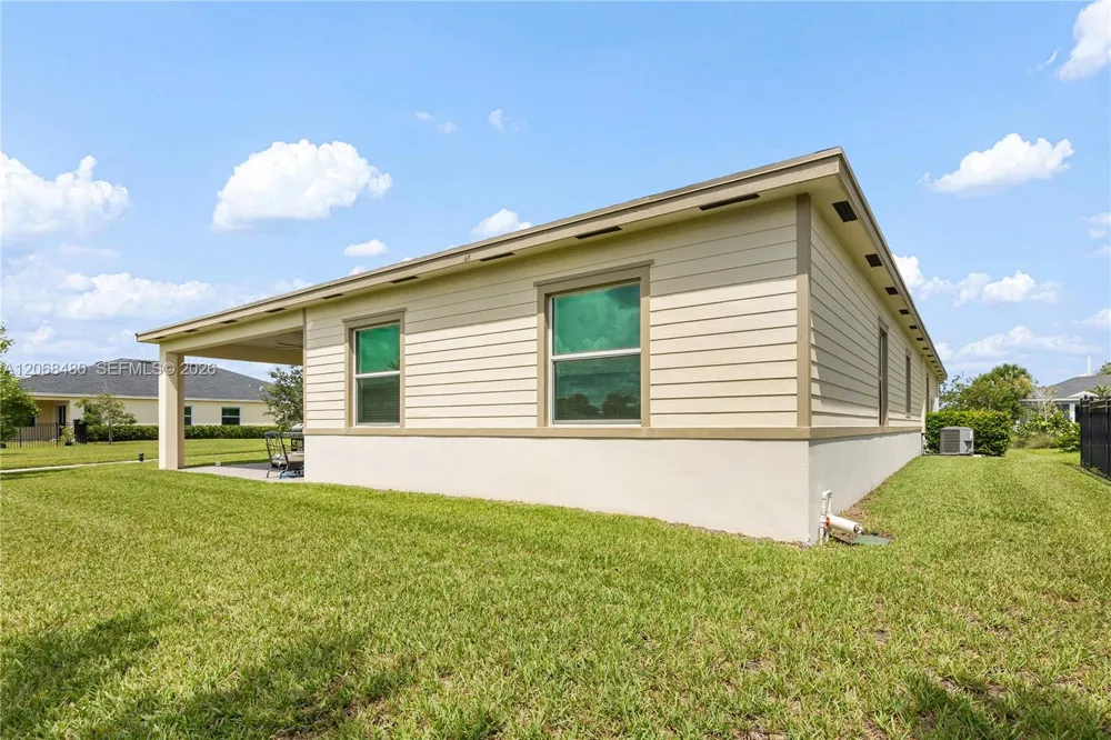 1085 Haywagon Trl Loxahatchee, FL 33470