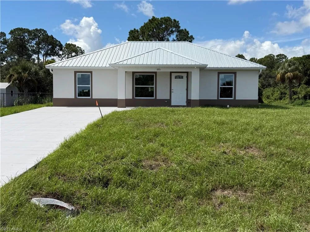 105 Concord Loop Labelle, FL 33935