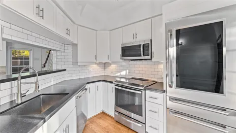 2215 Stanford Street #2215