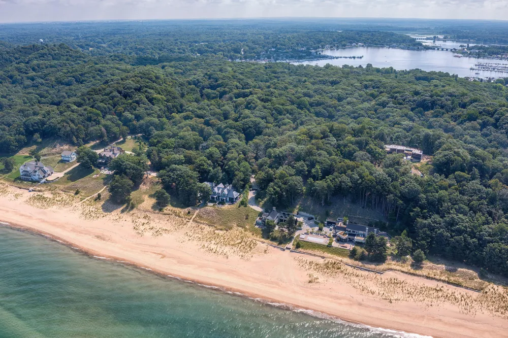 345 Dunegrass Ridge #14 Saugatuck, MI 49453