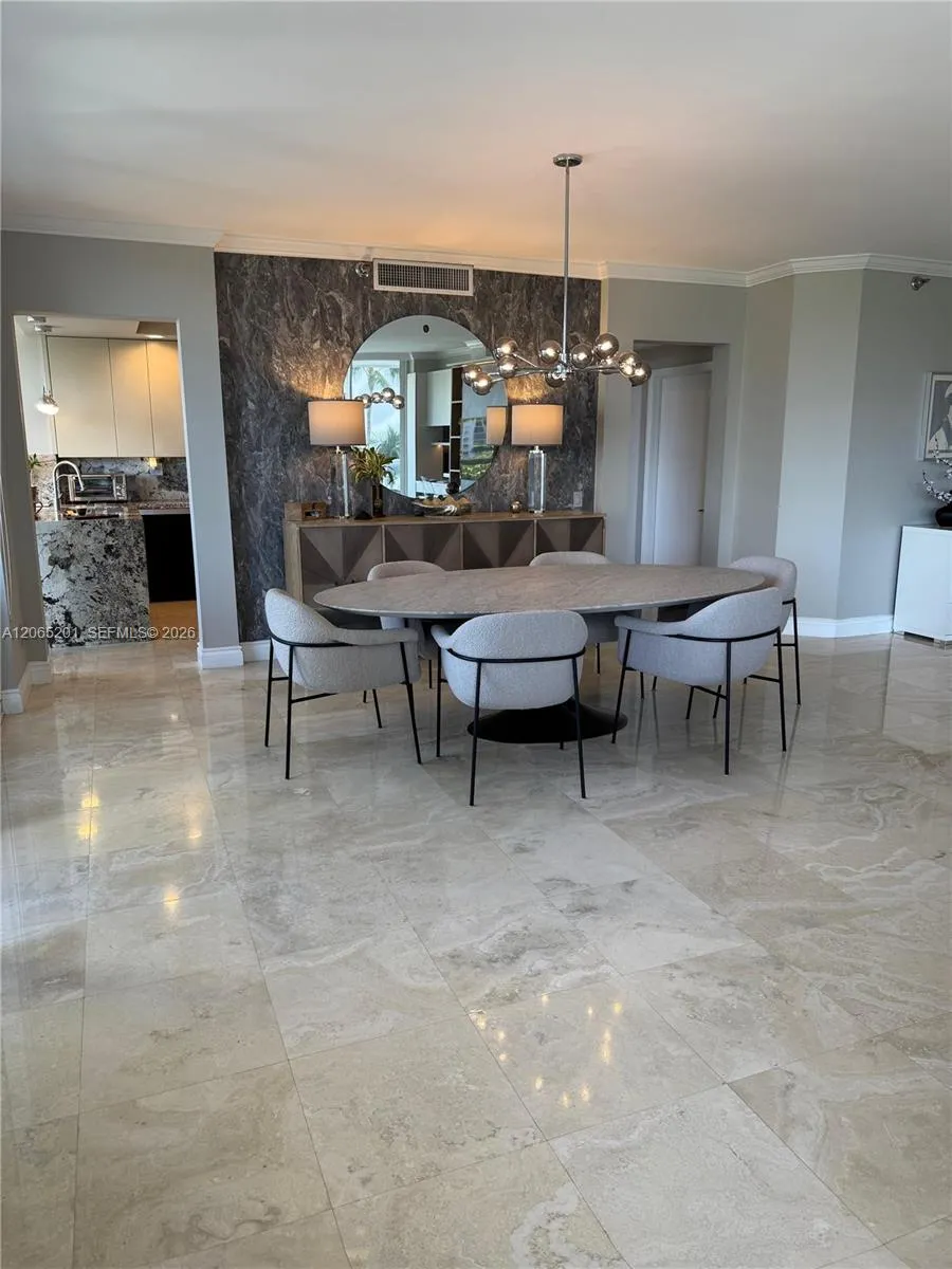 21150 Point Pl #702 Aventura, FL 33180