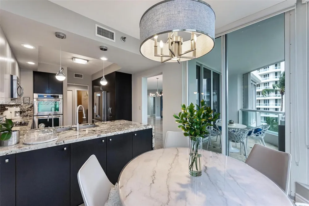 21150 Point Pl #702 Aventura, FL 33180