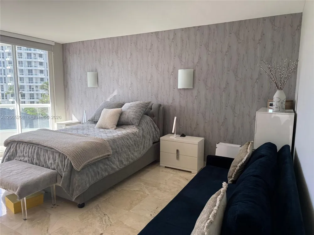 21150 Point Pl #702 Aventura, FL 33180