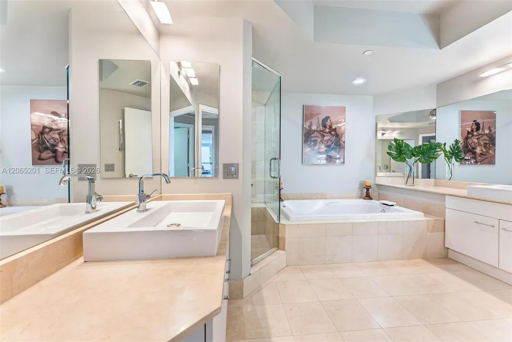 21150 Point Pl #702 Aventura, FL 33180
