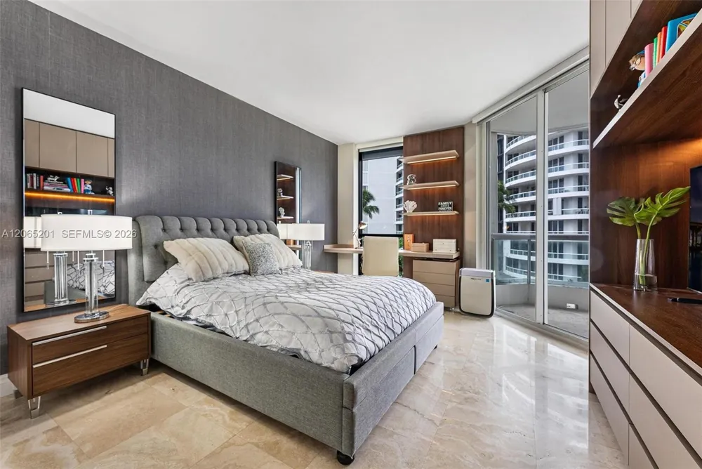 21150 Point Pl #702 Aventura, FL 33180