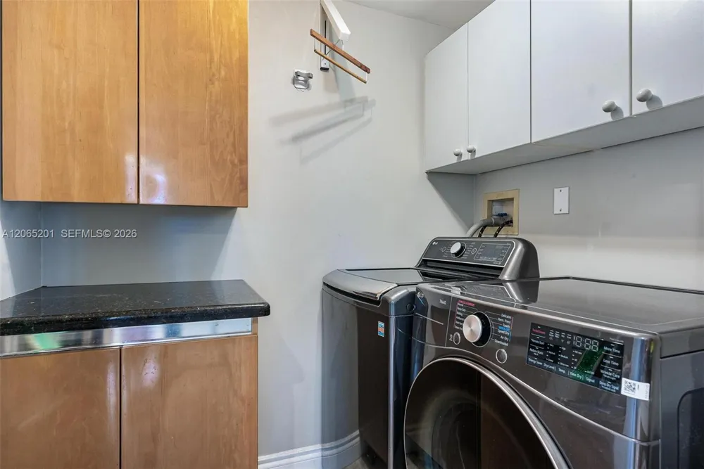 21150 Point Pl #702 Aventura, FL 33180