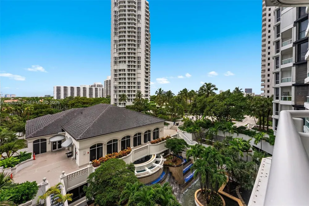 21150 Point Pl #702 Aventura, FL 33180