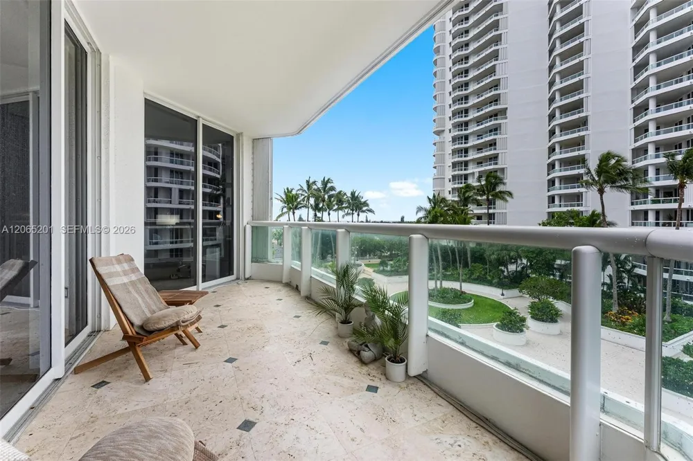 21150 Point Pl #702 Aventura, FL 33180