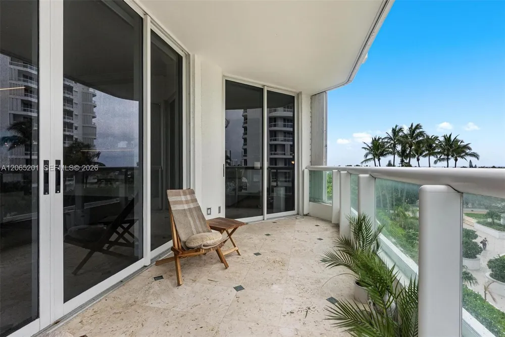 21150 Point Pl #702 Aventura, FL 33180
