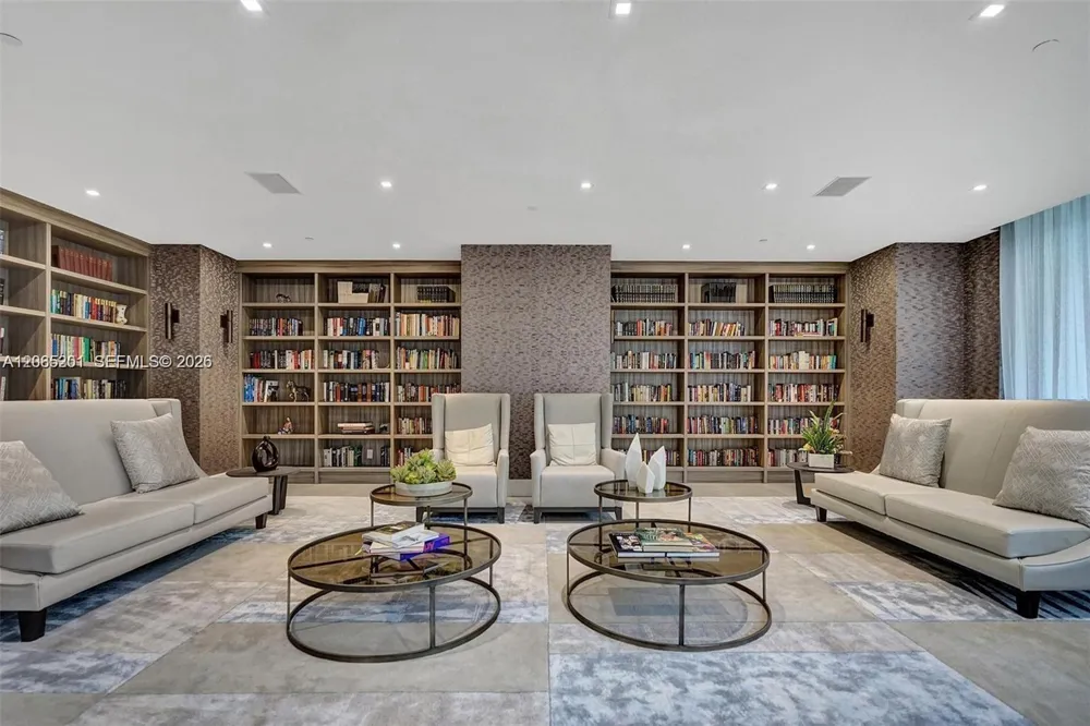 21150 Point Pl #702 Aventura, FL 33180