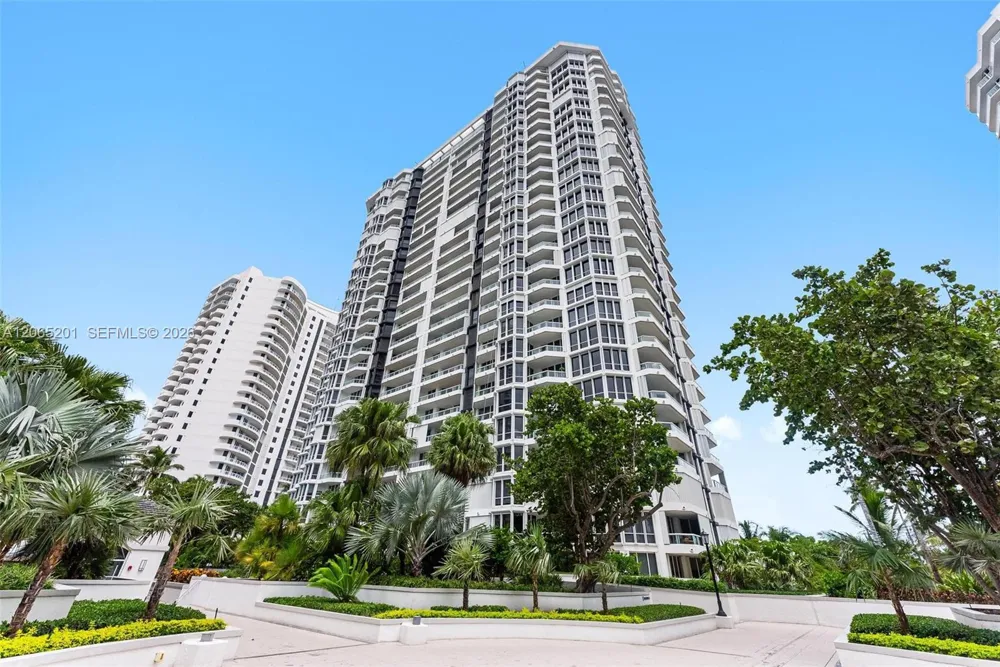 21150 Point Pl #702 Aventura, FL 33180