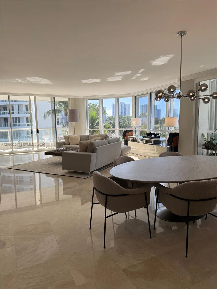 21150 Point Pl #702 Aventura, FL 33180