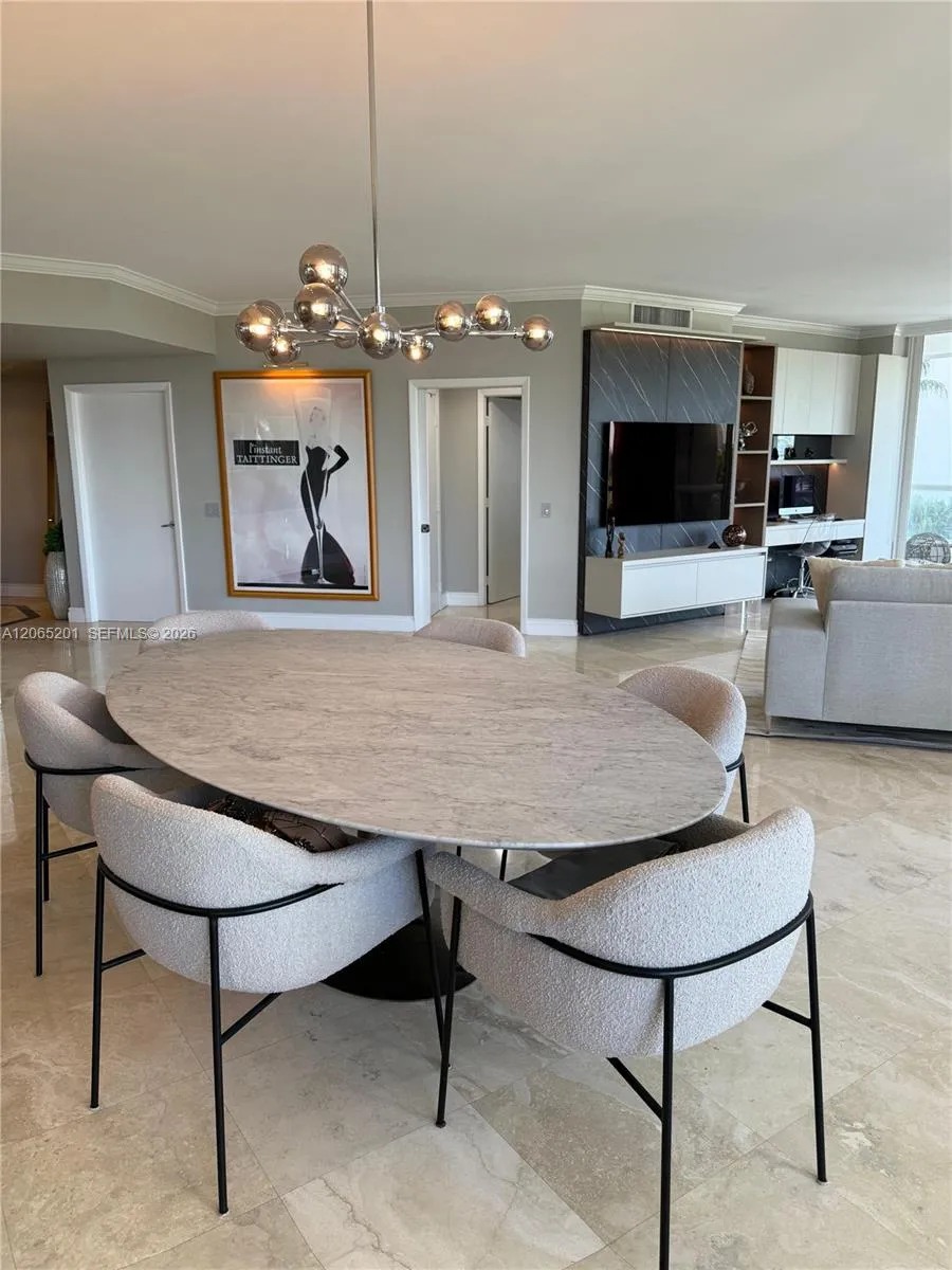 21150 Point Pl #702 Aventura, FL 33180