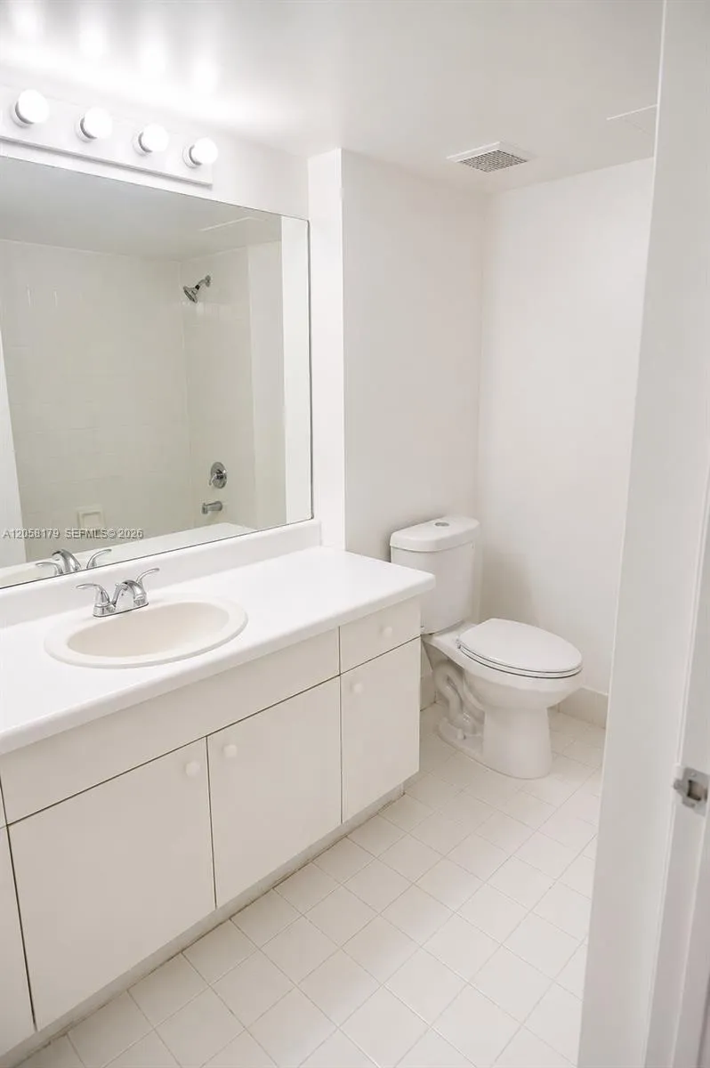 2600 S University Dr #110 Davie, FL 33328