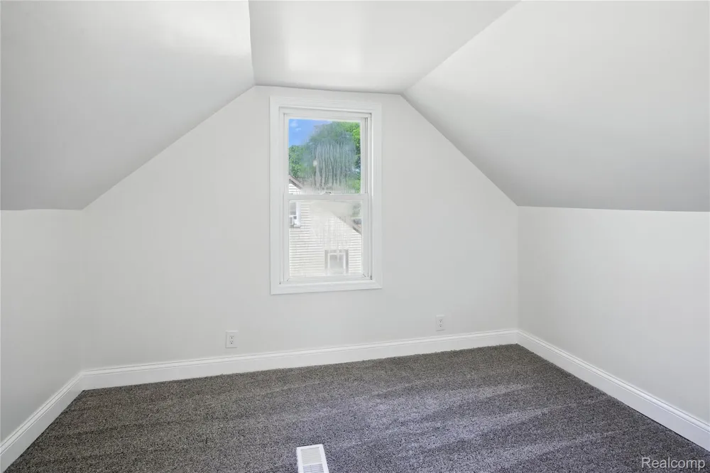 429 W Bernhard Avenue Hazel Park City, MI 48030