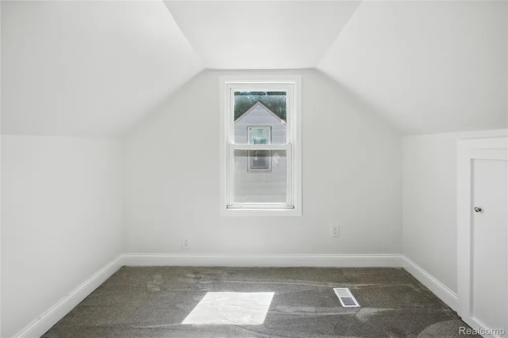 429 W Bernhard Avenue Hazel Park City, MI 48030