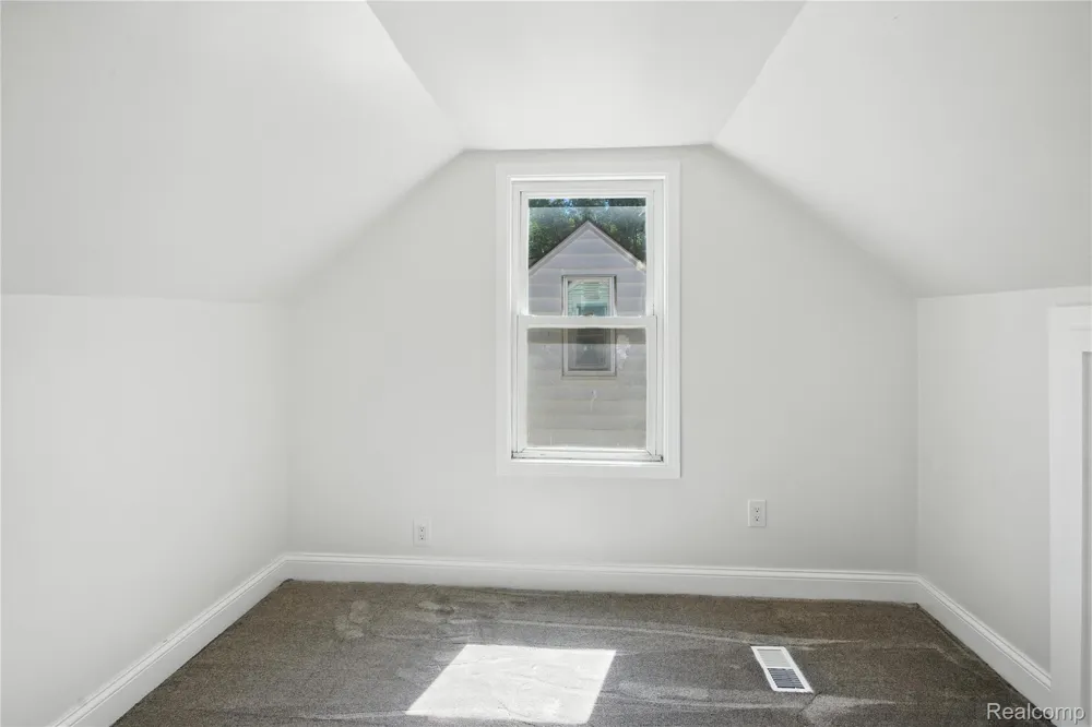 429 W Bernhard Avenue Hazel Park City, MI 48030