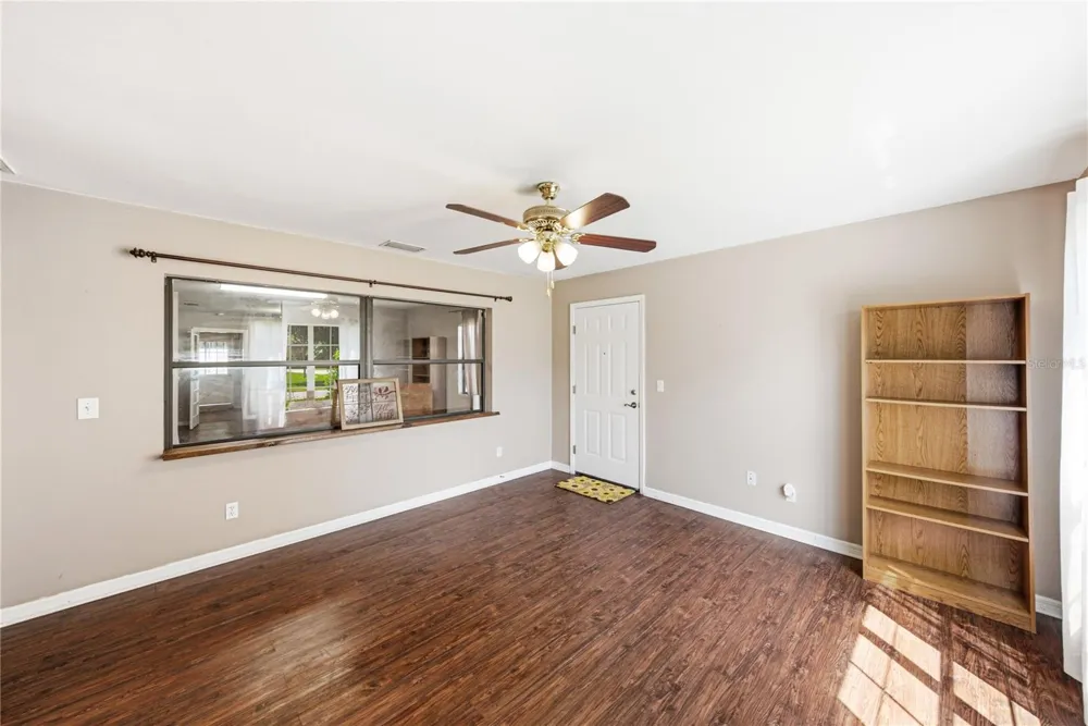 5207 10TH STREET Zephyrhills, FL 33542