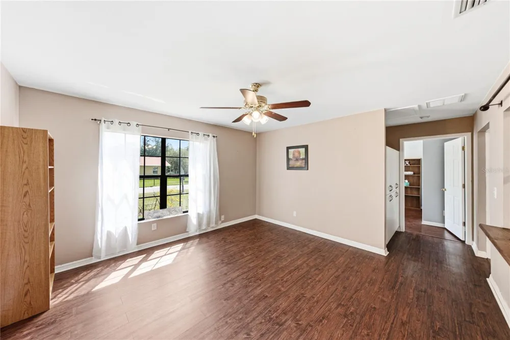 5207 10TH STREET Zephyrhills, FL 33542