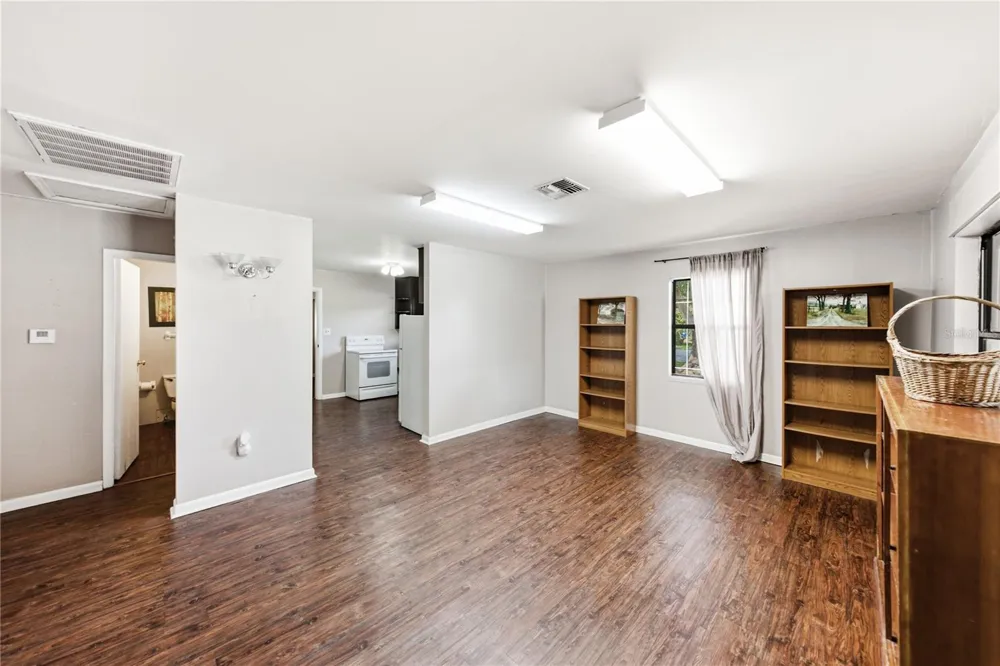 5207 10TH STREET Zephyrhills, FL 33542