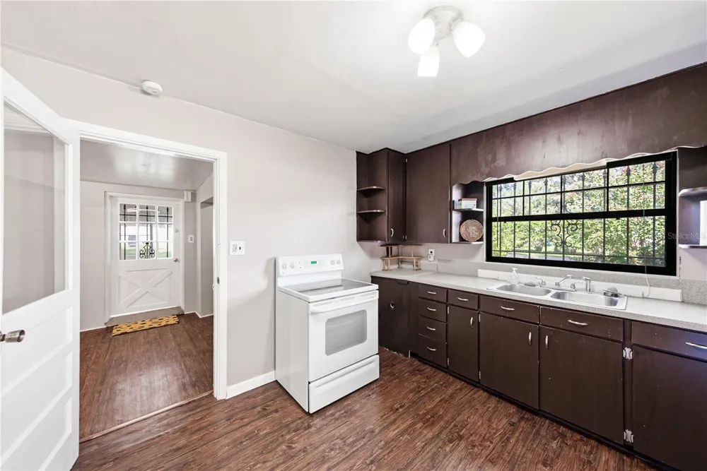 5207 10TH STREET Zephyrhills, FL 33542